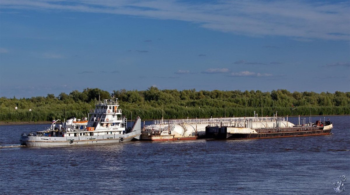 Теплоход ота Дунай Омск