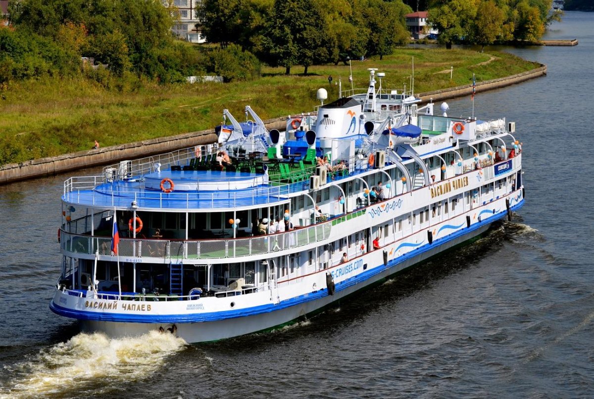 Теплоход Василий Чапаев