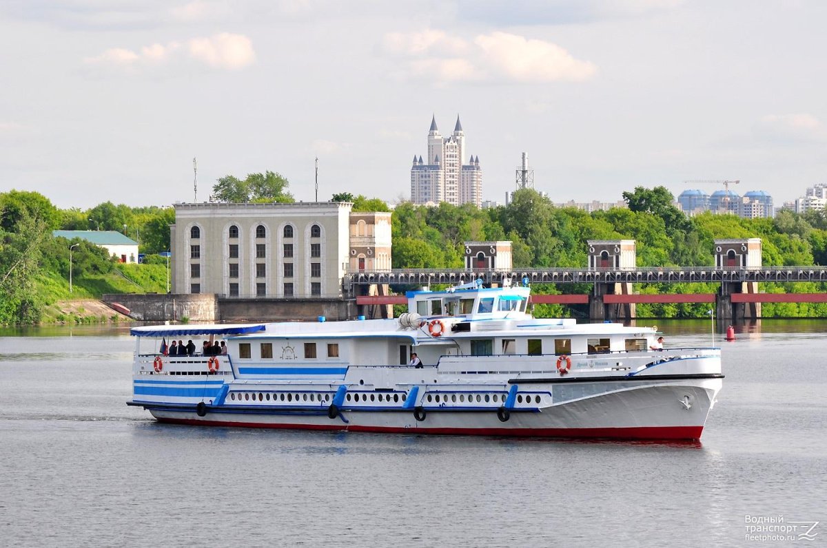 Теплоход Дунай Москва