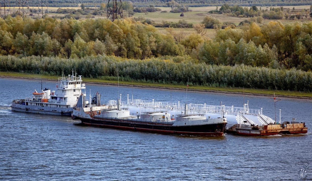 Теплоход ота Дунай Омск