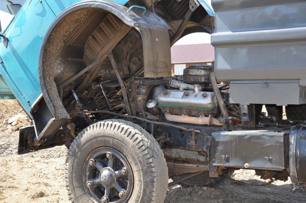 МАЗ 500 С поднятой кабиной