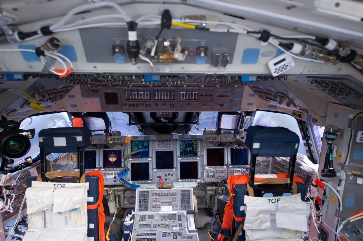 Кабина Спейс шаттла