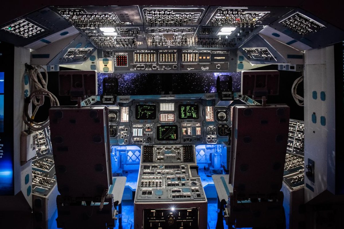 Спейс шаттл кабина