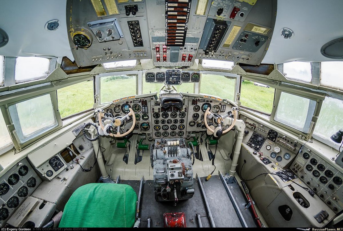 Ил-18 75737