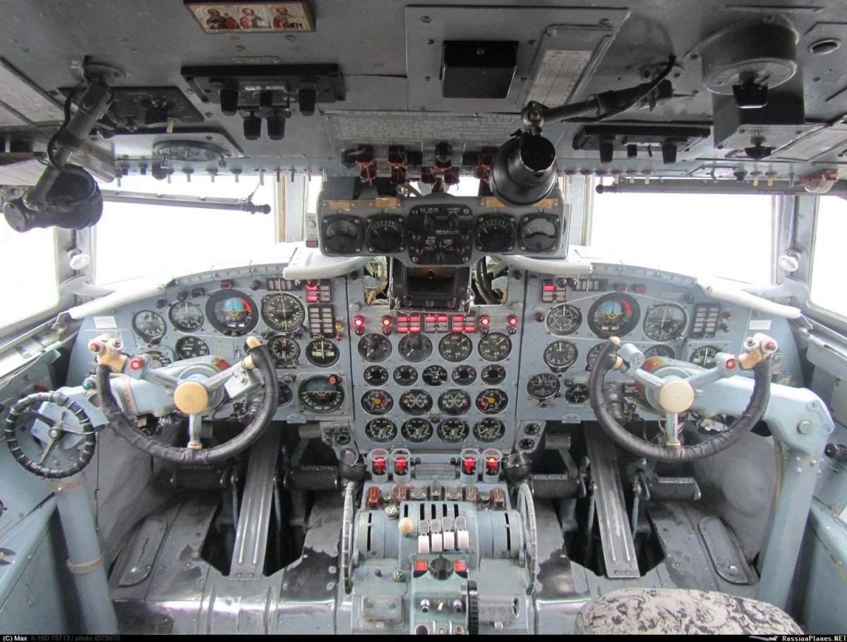 Кабина самолета ил 18