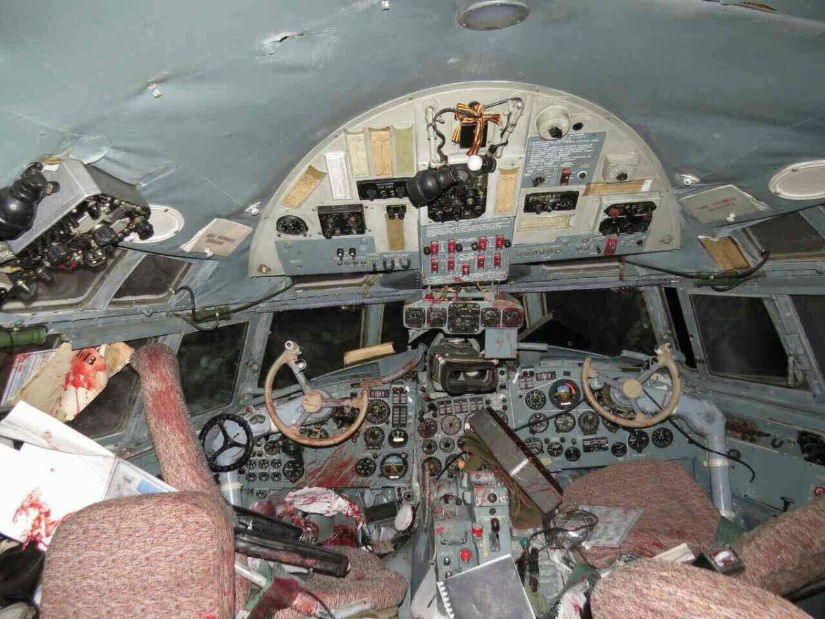 Ил-18 кабина пилотов