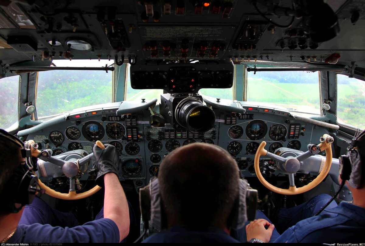 Ил 20 кабина