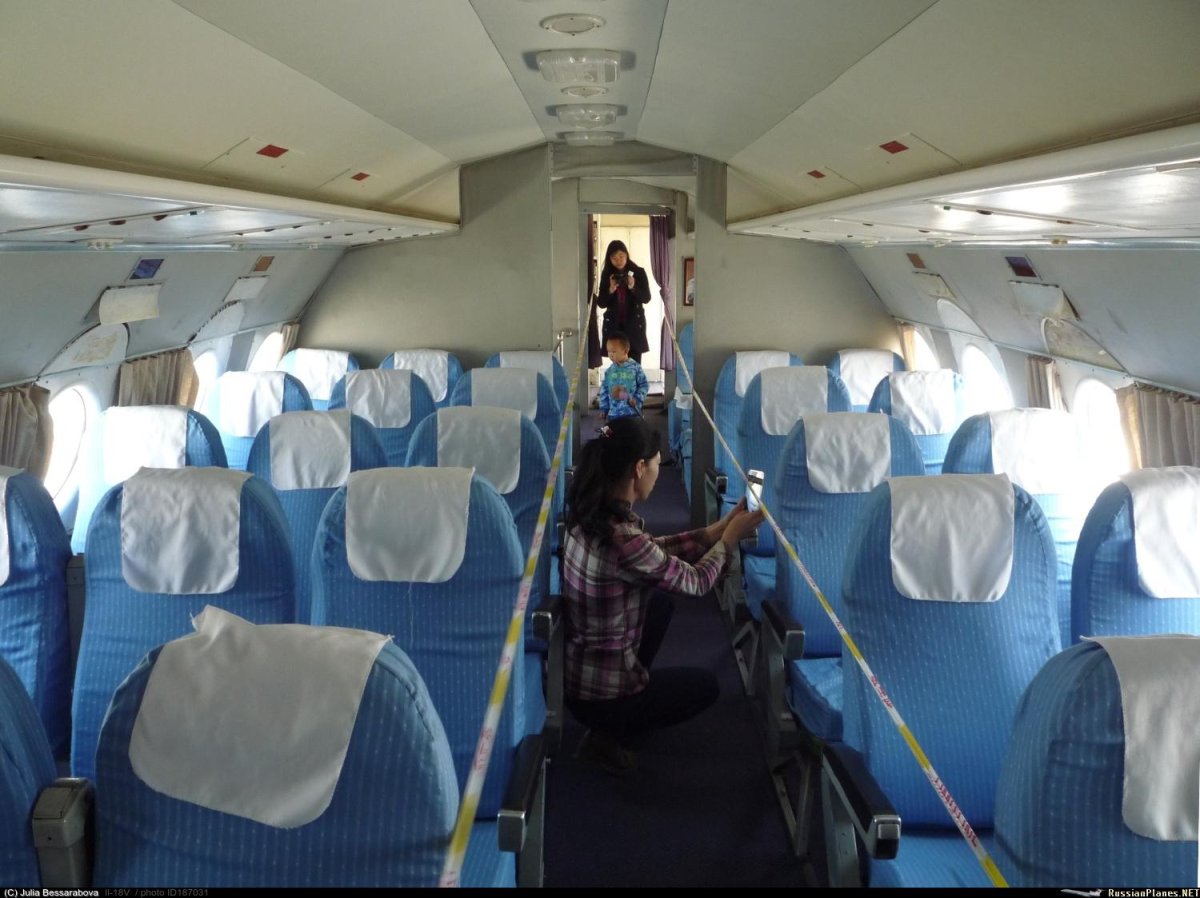 Ил-18 салон