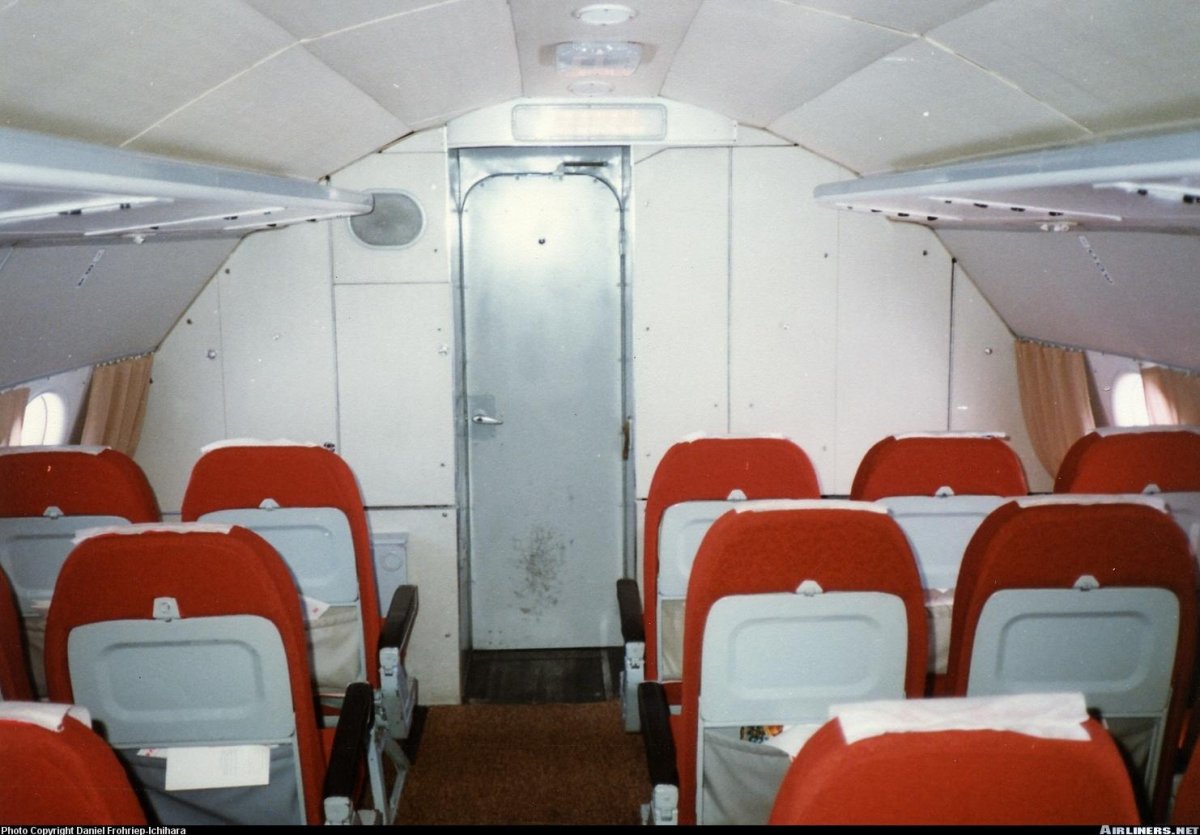 Салон самолета ил 18