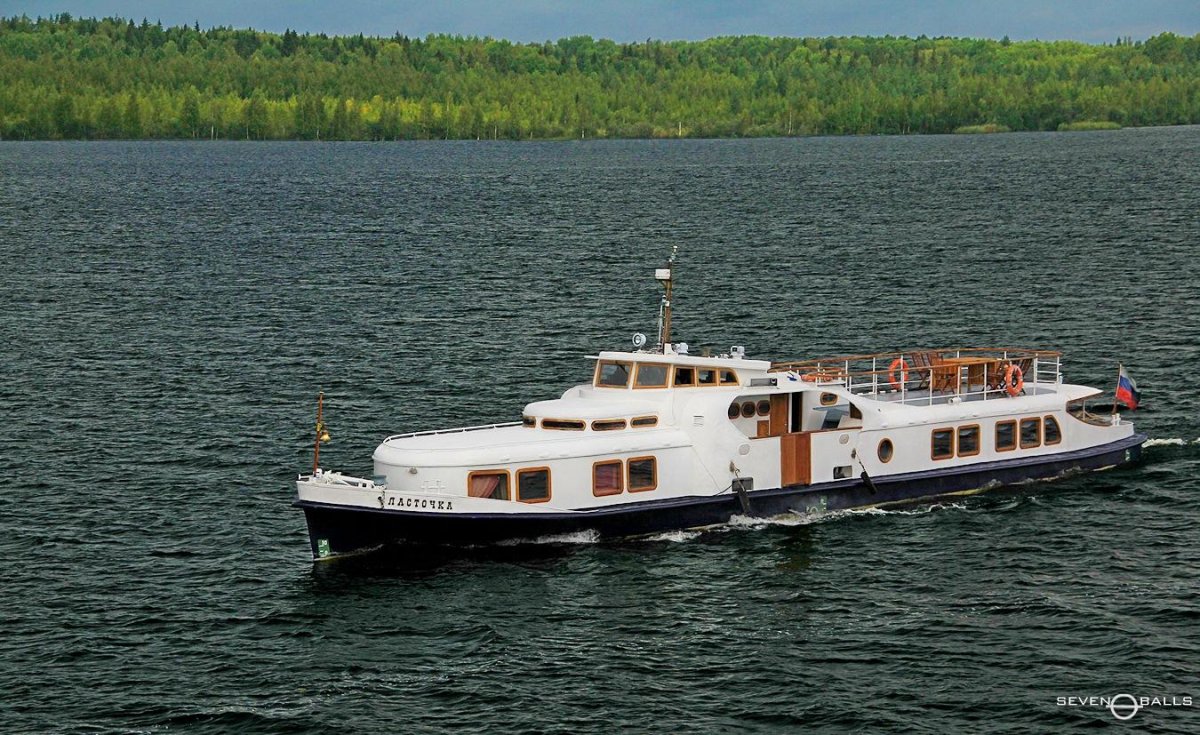 Теплоход Ласточка Мандроги