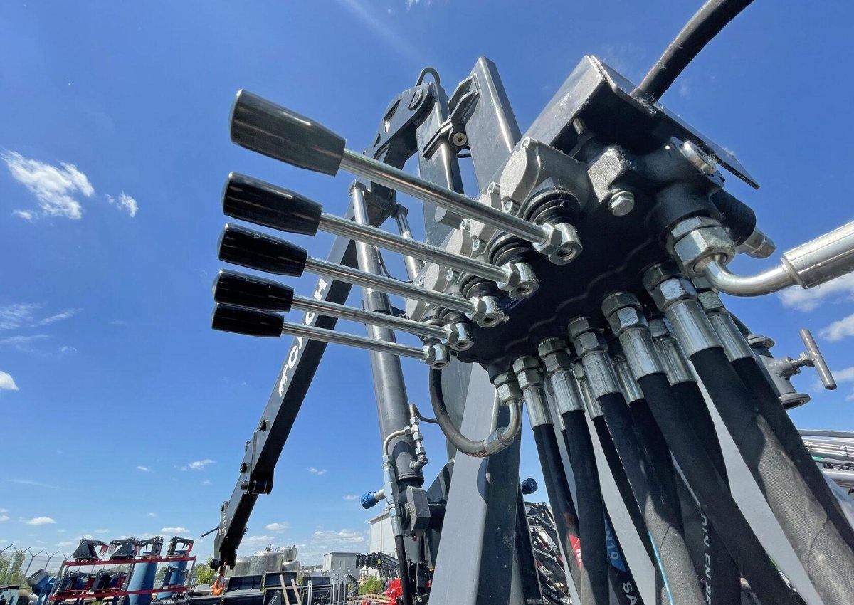 Кран манипулятор слон метал фах