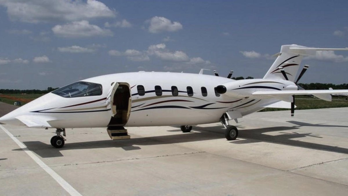 Самолет Piaggio p180 Avanti II