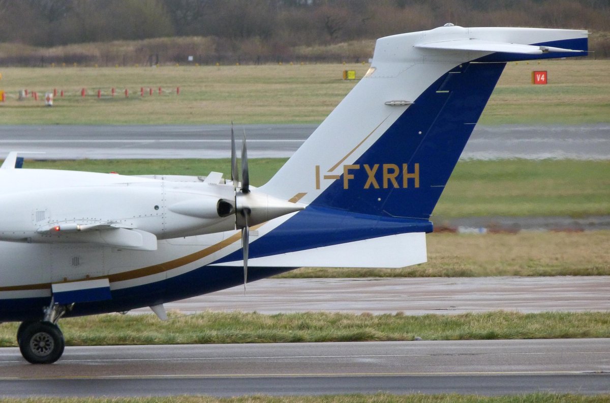 Piaggio p180