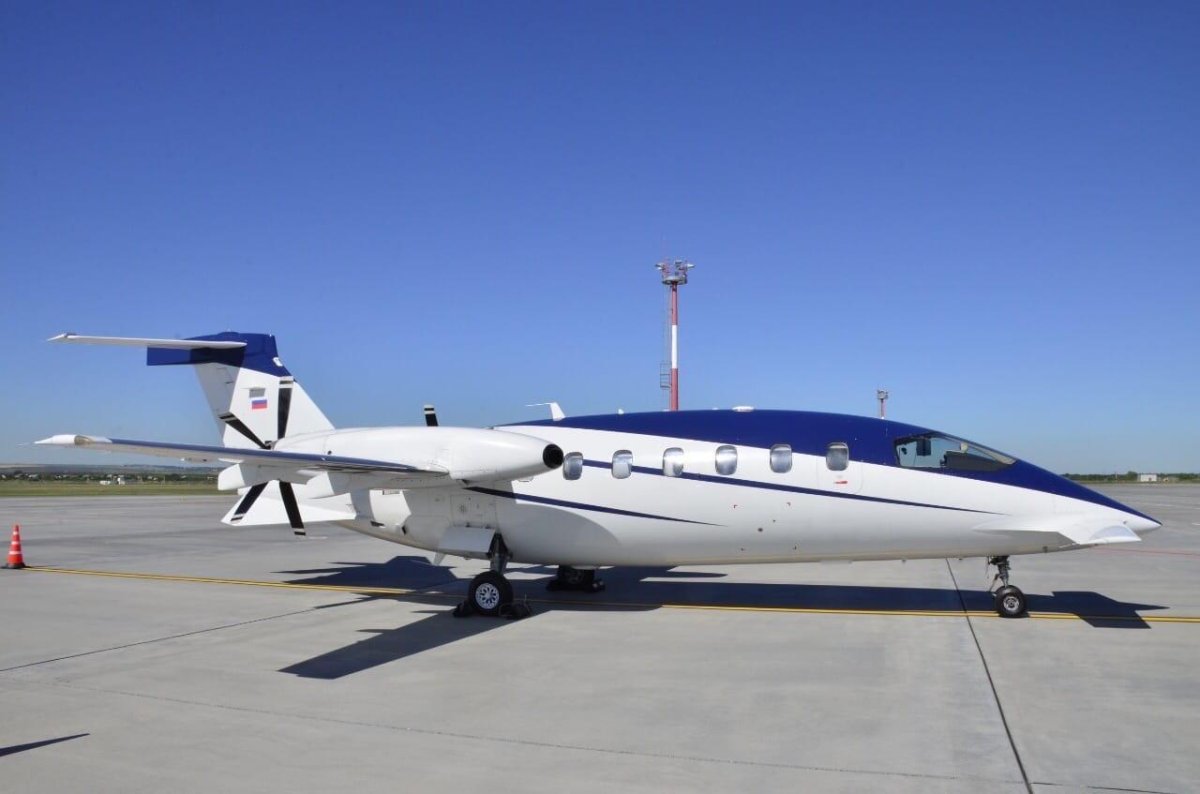 Самолет Саратов