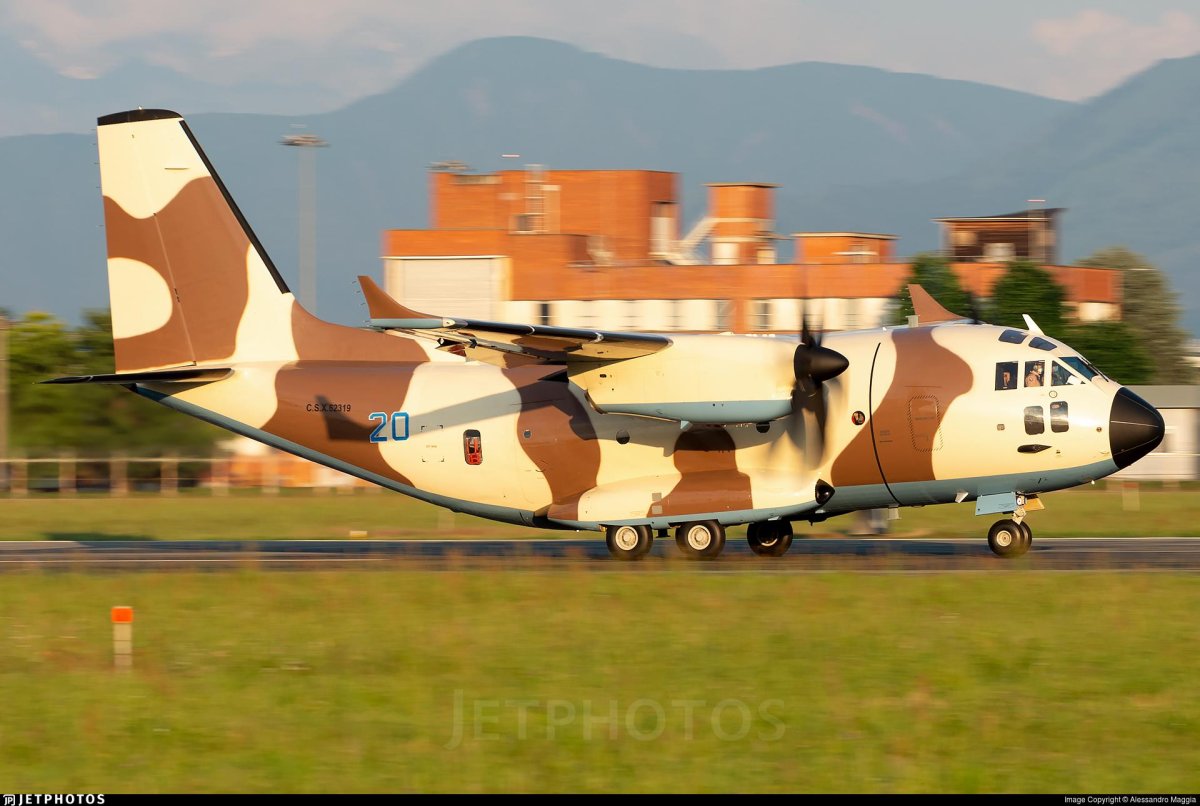 Alenia c-27j Spartan самолет