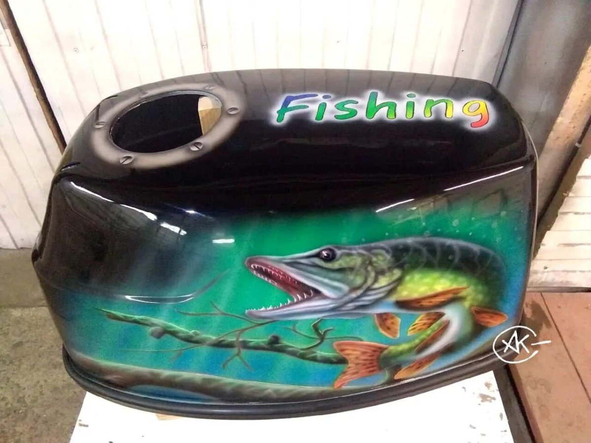 Аэрография на лодочном моторе