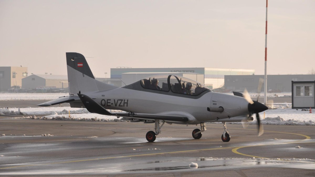 Учебный самолет