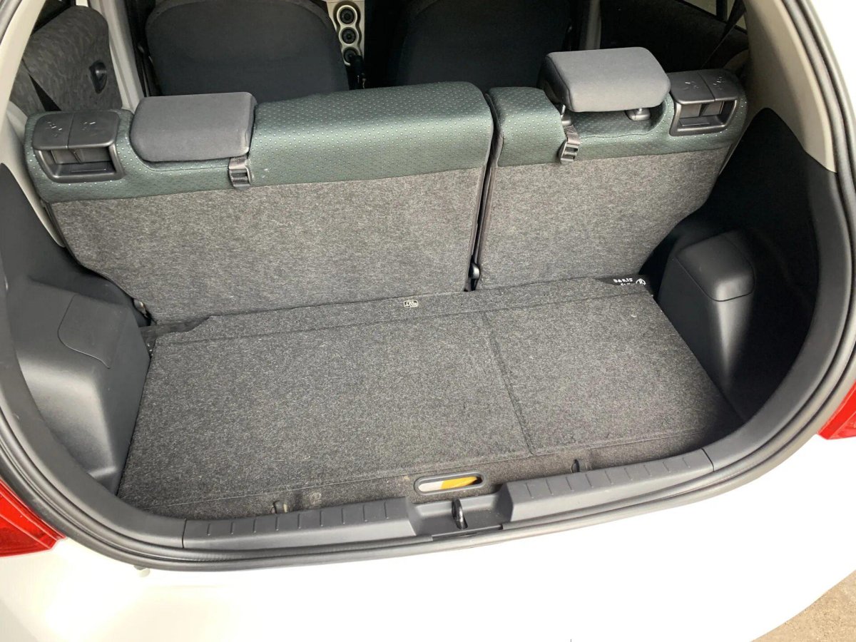 Ящик в багажник Тойота Витц