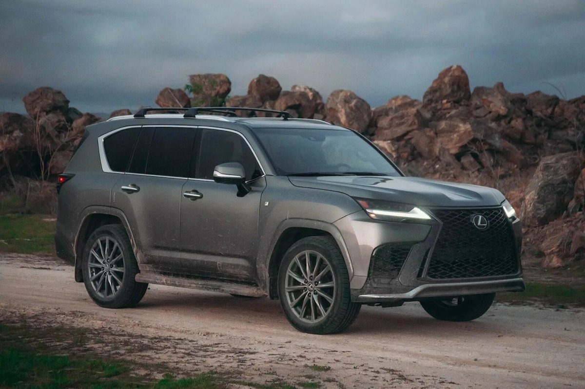 Лексус LX 700