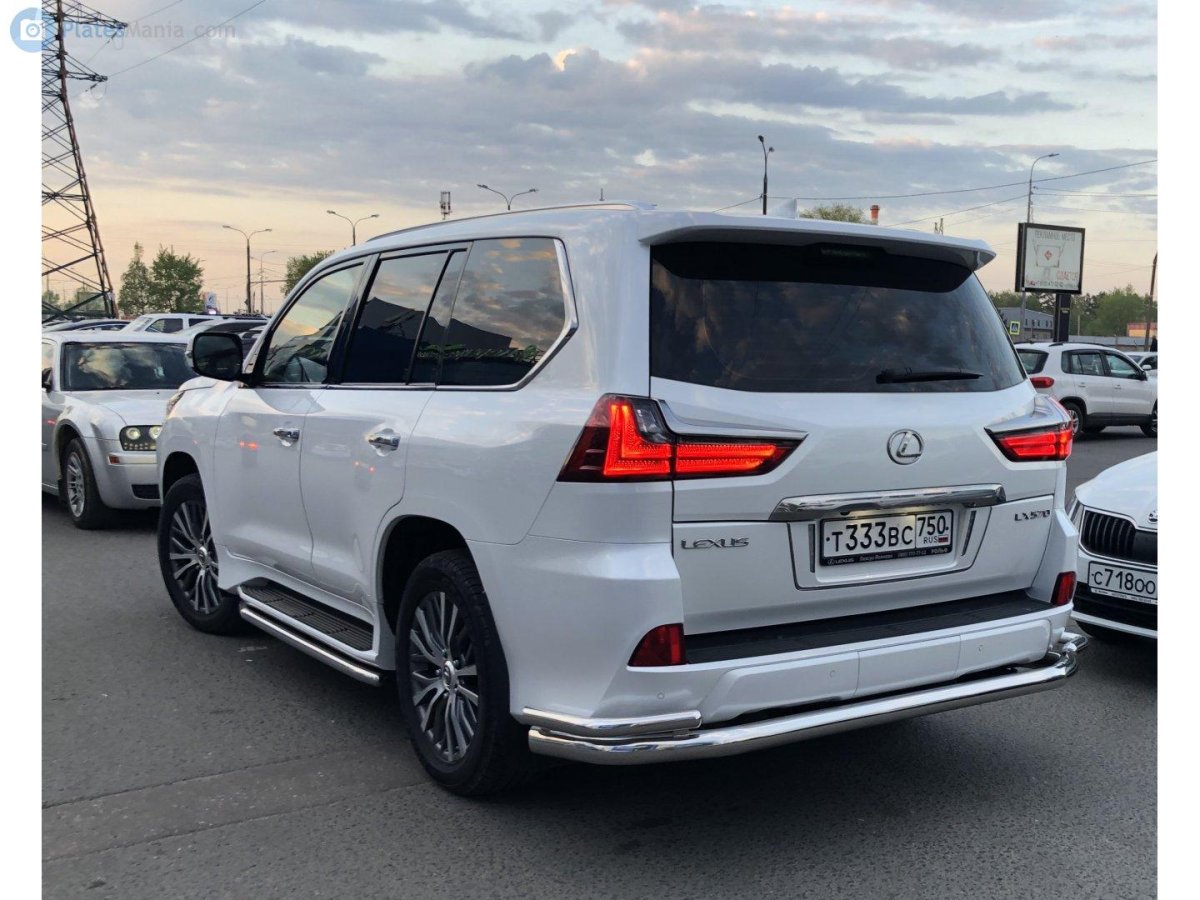 Lexus LX 750