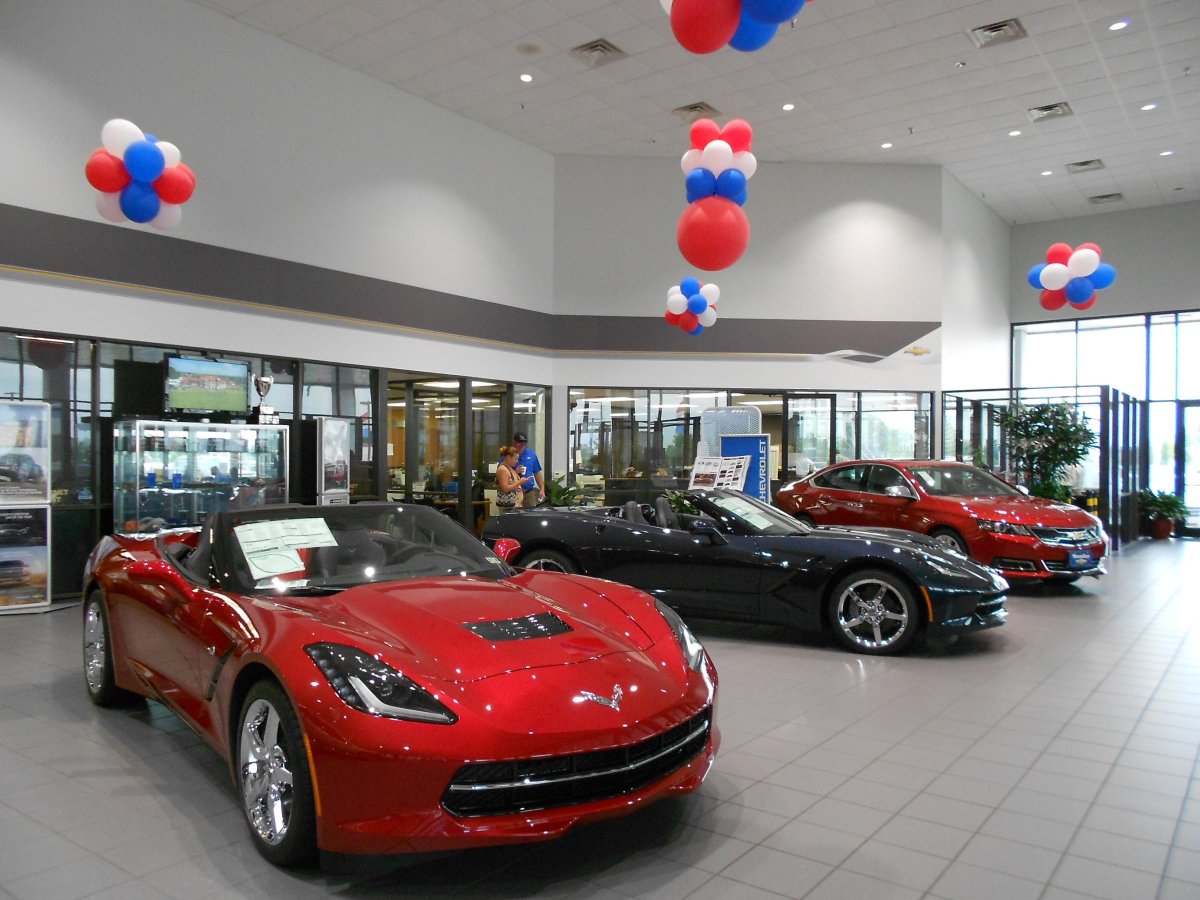 Американский автосалон