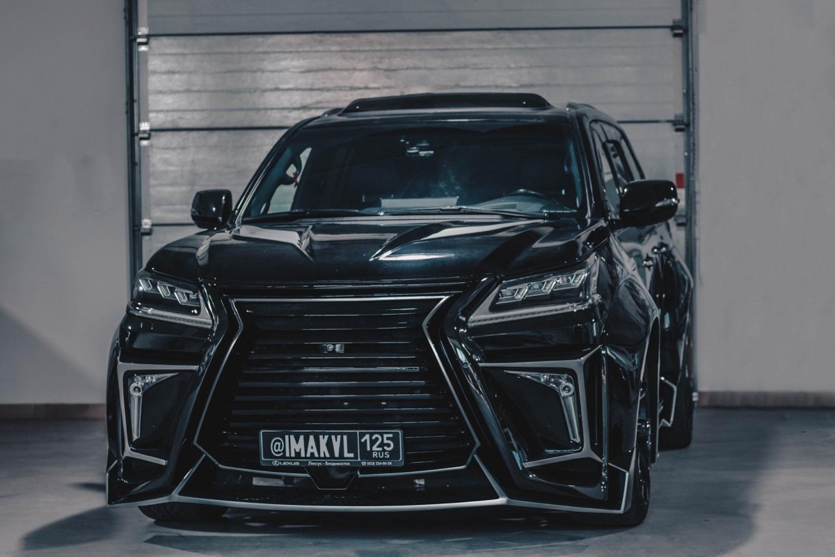Lexus lx570 Mansory