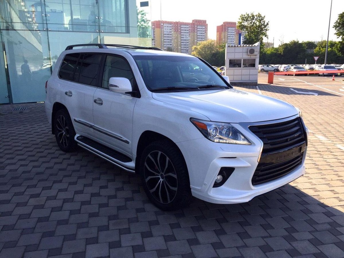 Lexus LX 570 2015 белый
