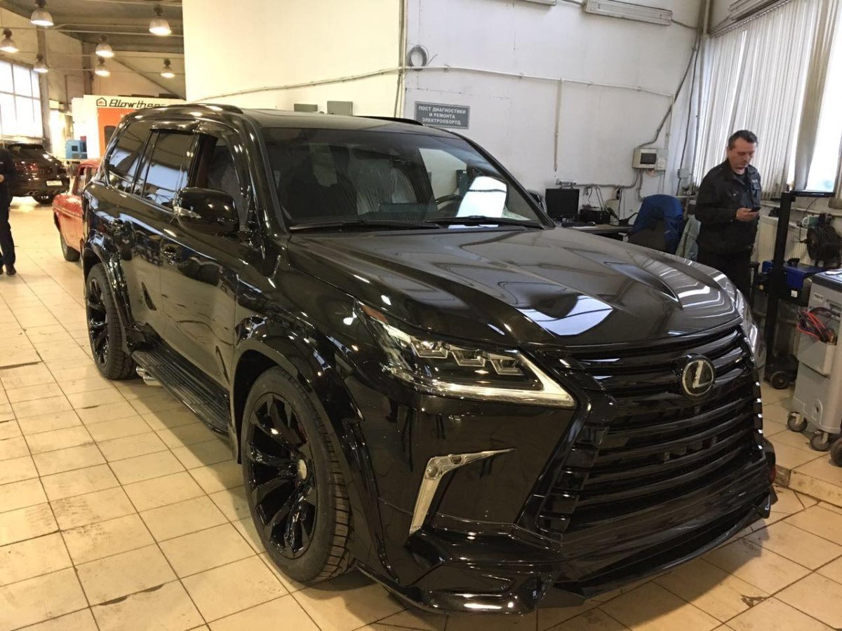 Lexus LX 570 Wald черный