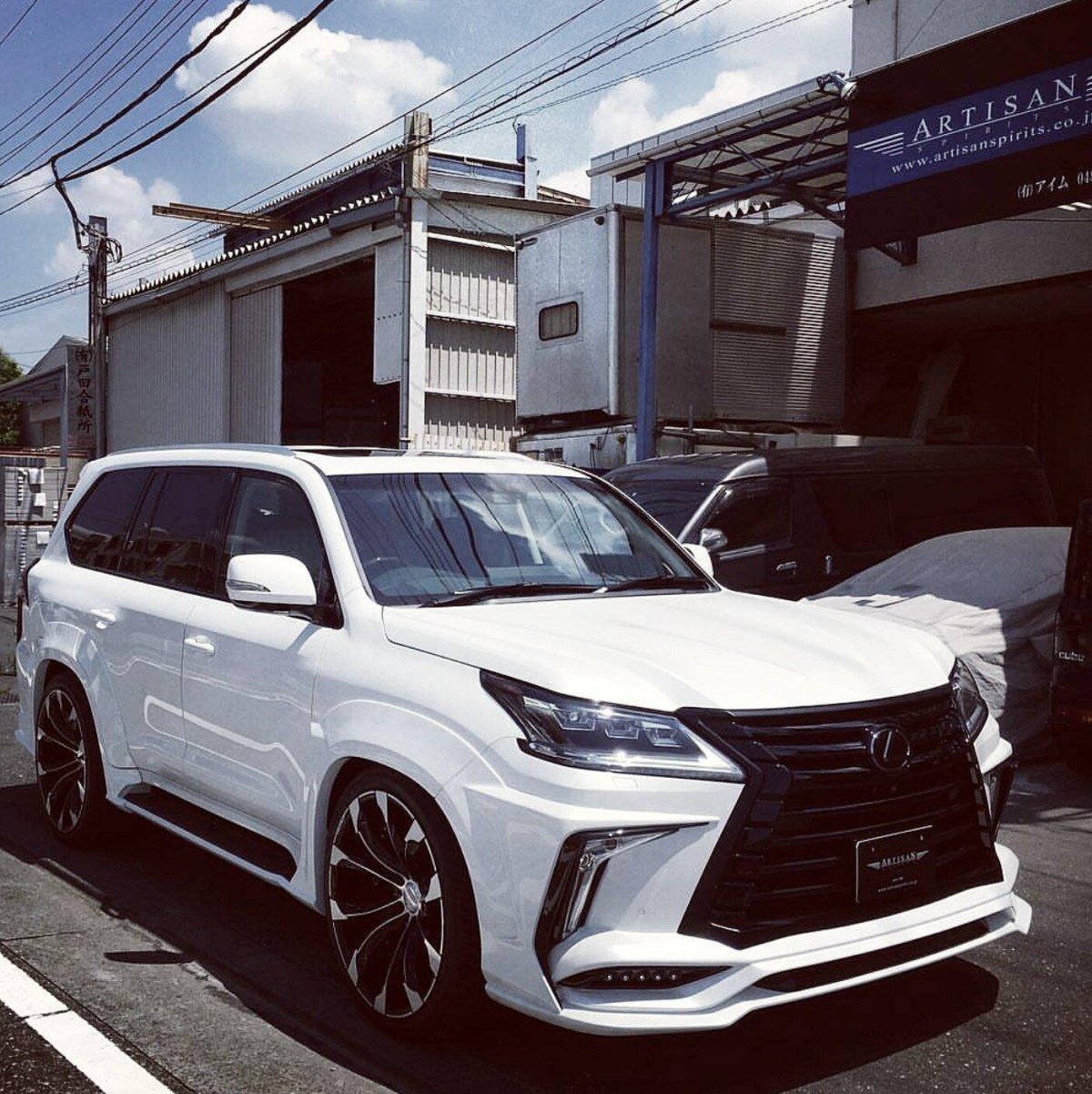 Lexus LX 570 В обвесе