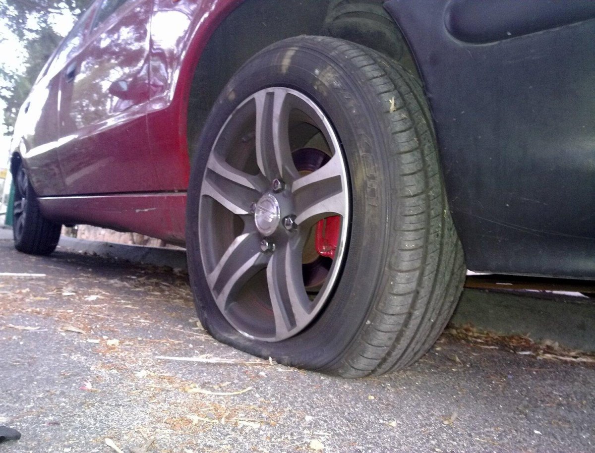 Пробитое колесо