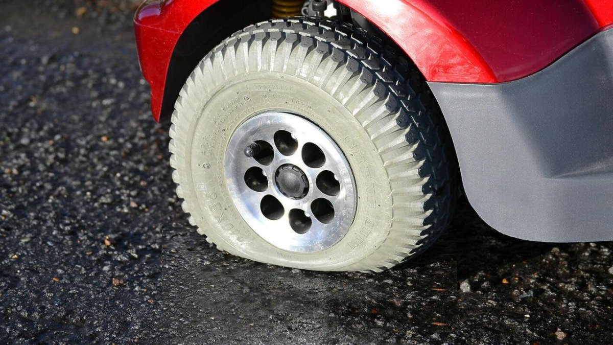 Спустило колесо на машине