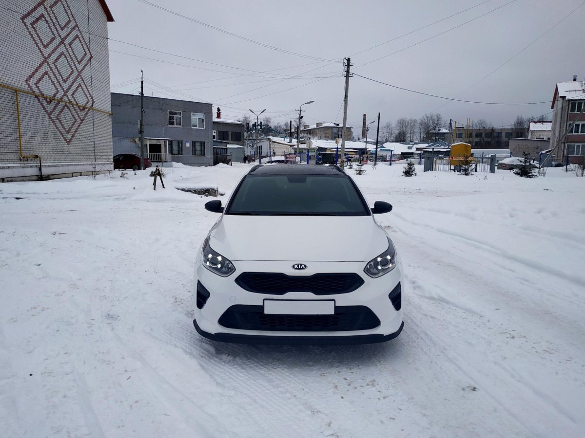 Kia Ceed 2019 белый