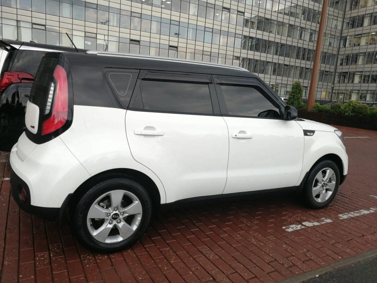 Киа соул 2 белый с черной крышей