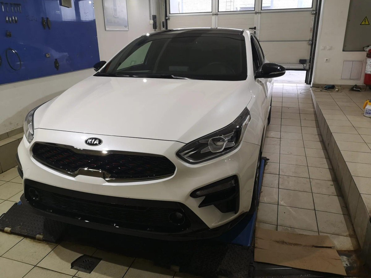 Черная крыша Cerato 4