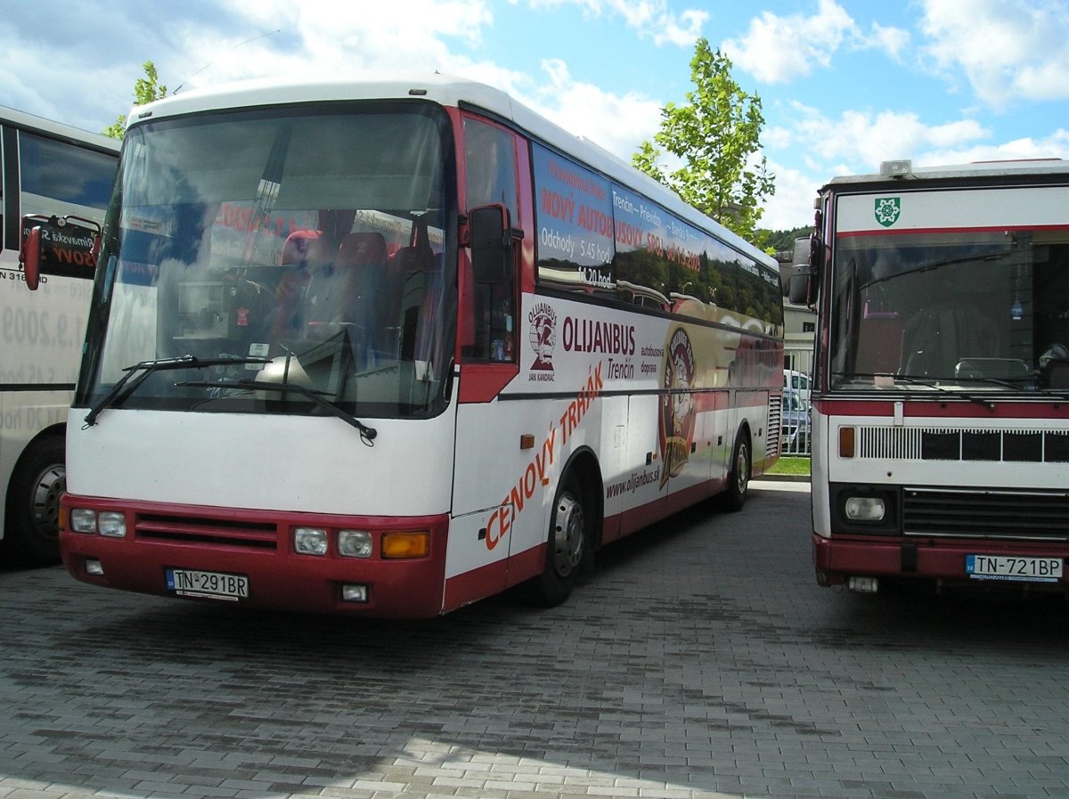 Кароса автобус производитель