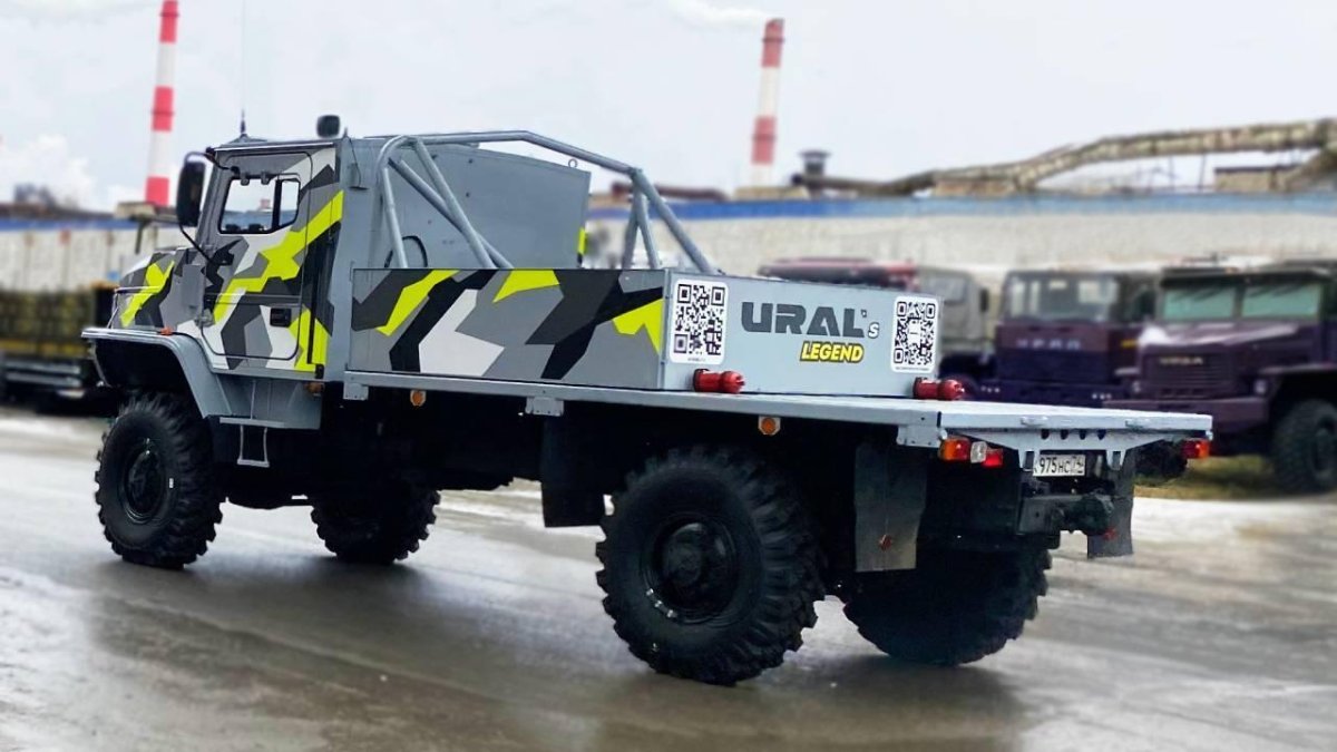 Гоночный Урал грузовик