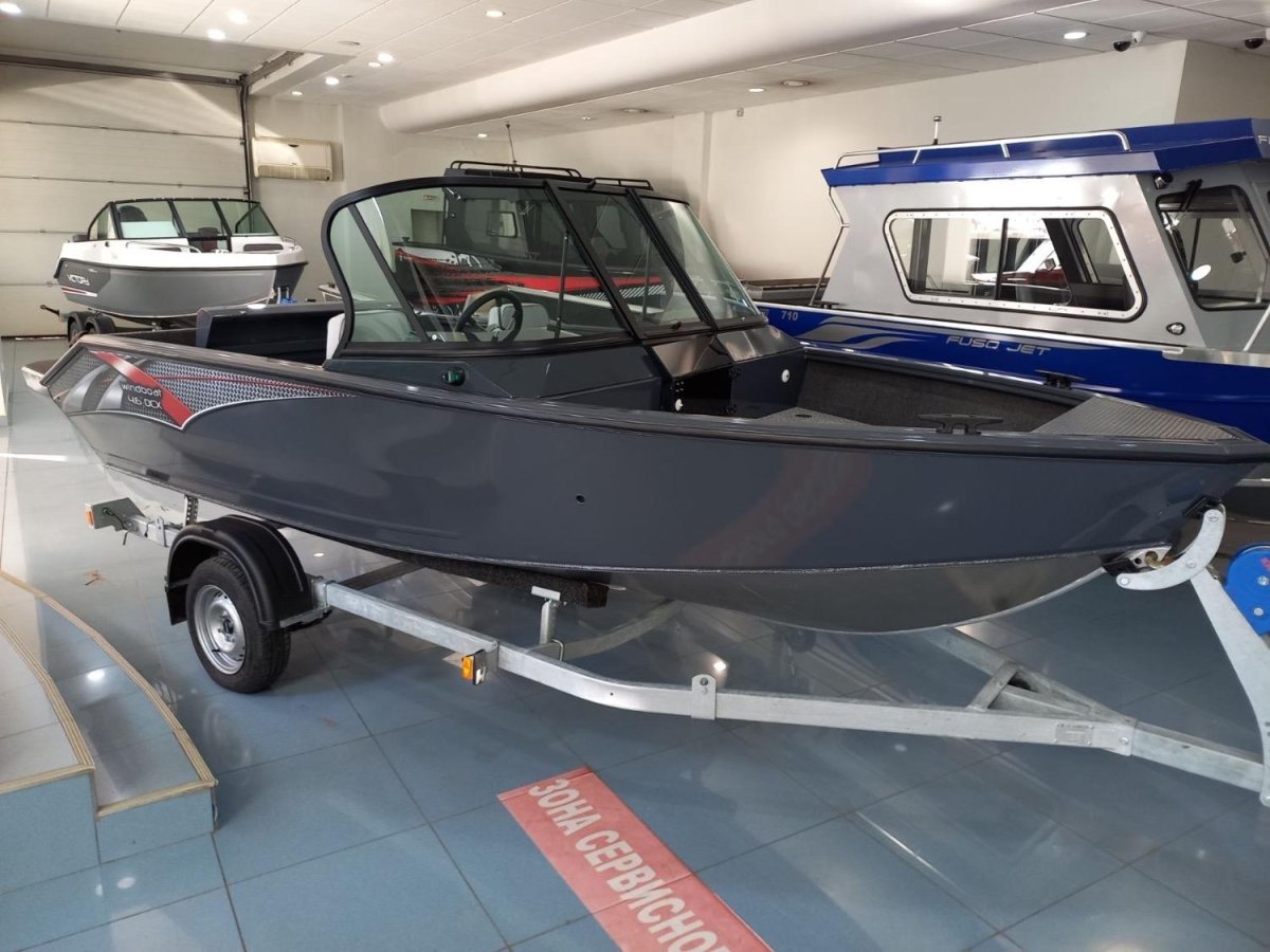 Windboat 4.6 DCX