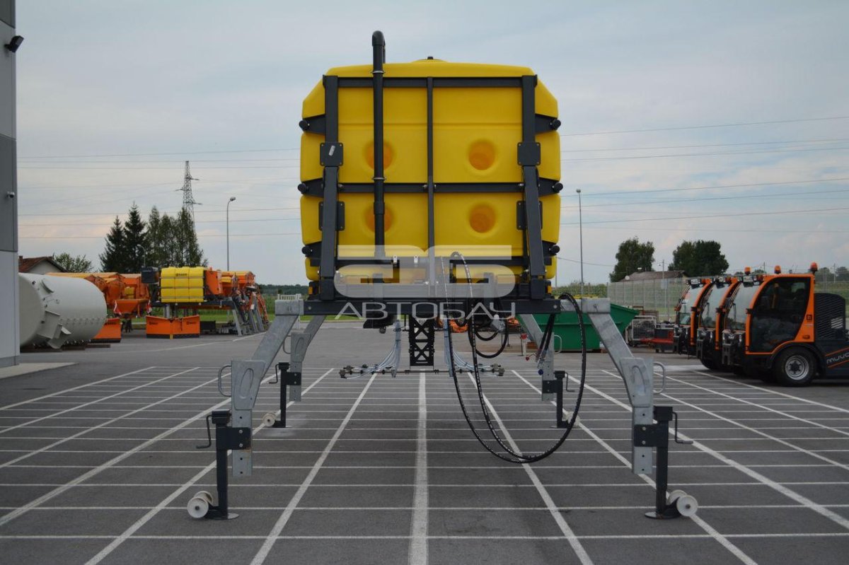 Рейки для жидких реагентов на дороге