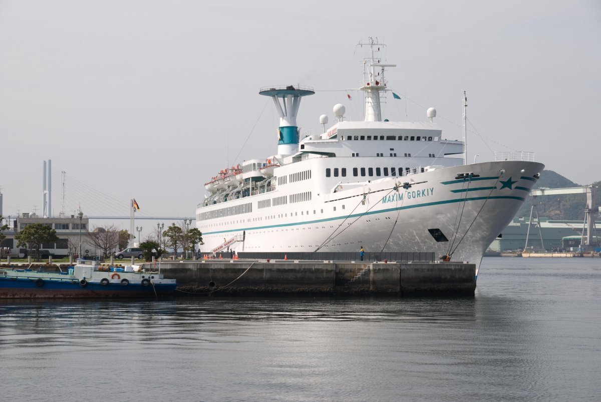 Теплоход Максим Горький