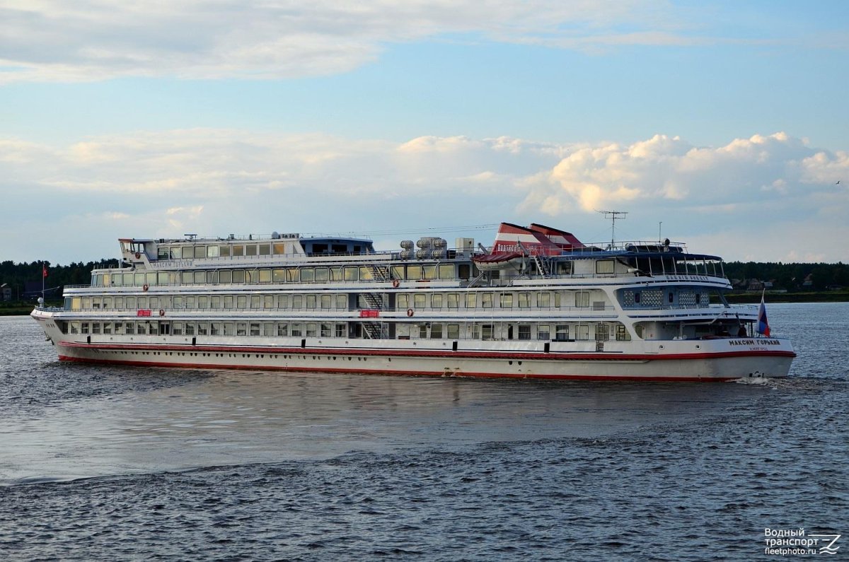 Теплоход Максим Горький Красноярск