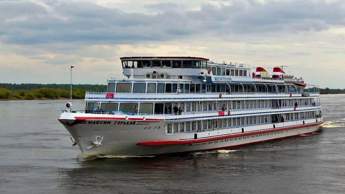 Теплоход Максим Горький водоход