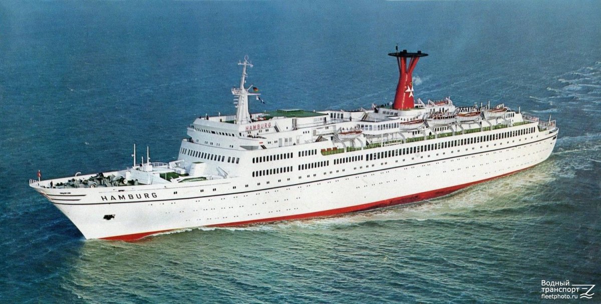 Maxim Gorkiy турбоход