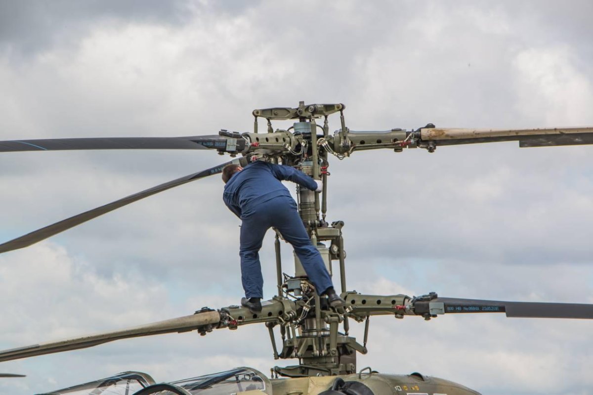 Вертолёт Аллигатор ка-52 кабина