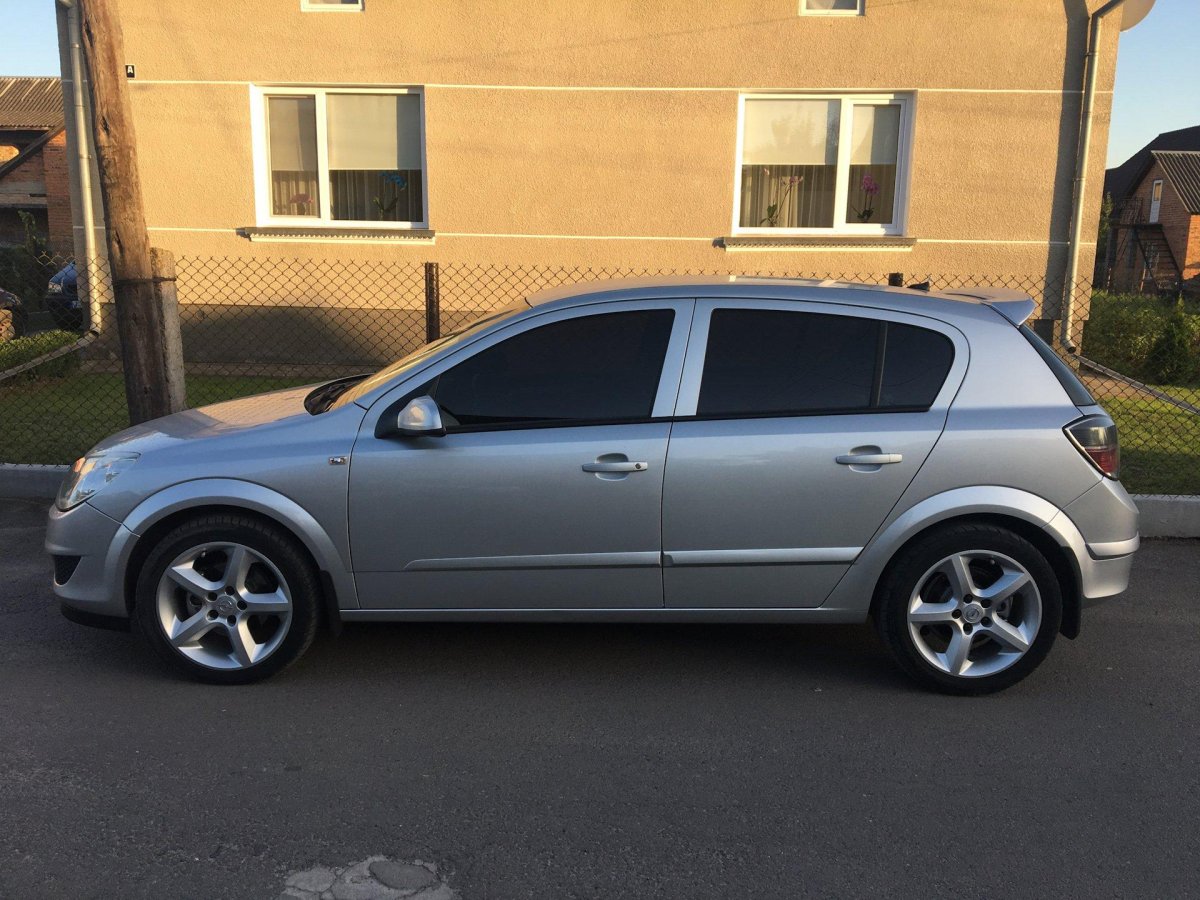 Опель Астра h хэтчбек r17