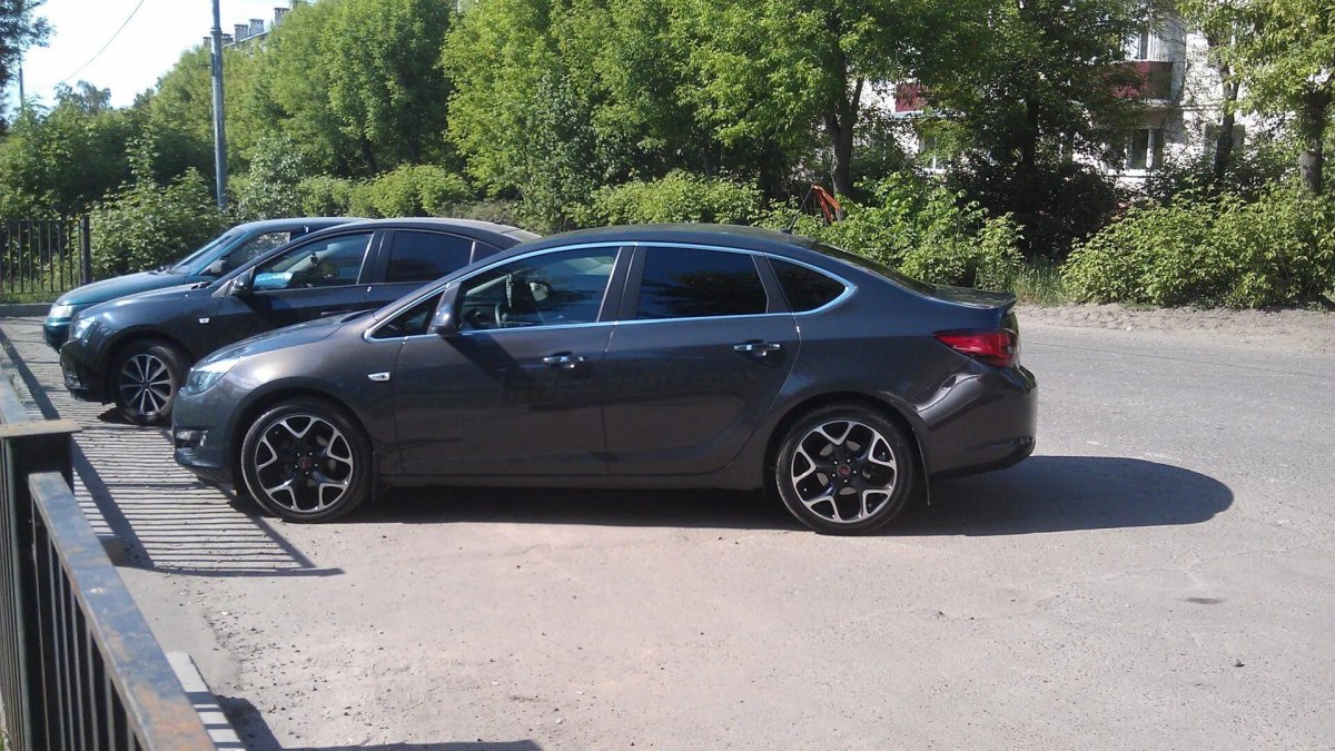 Opel Astra j диски r18