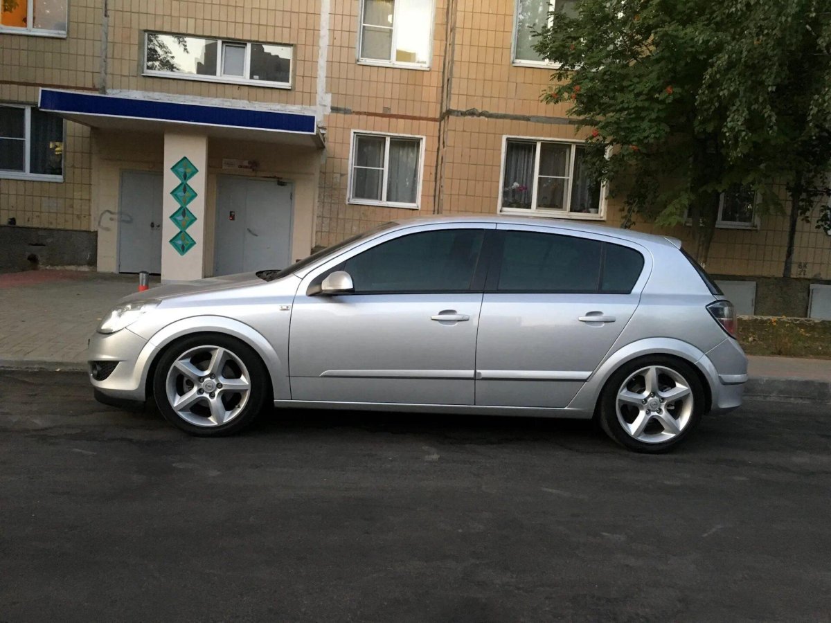 Opel Astra h r17