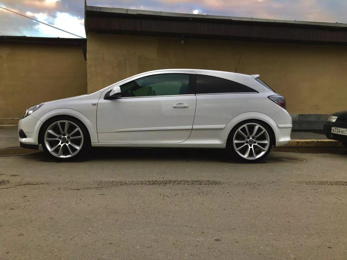 Opel Astra h GTC r16