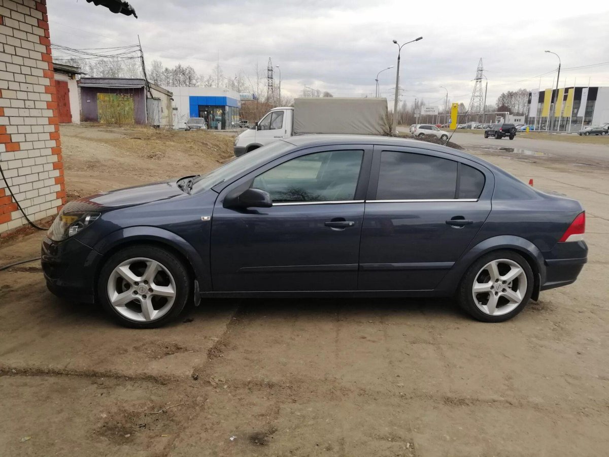 Опель Астра h седан колеса r17