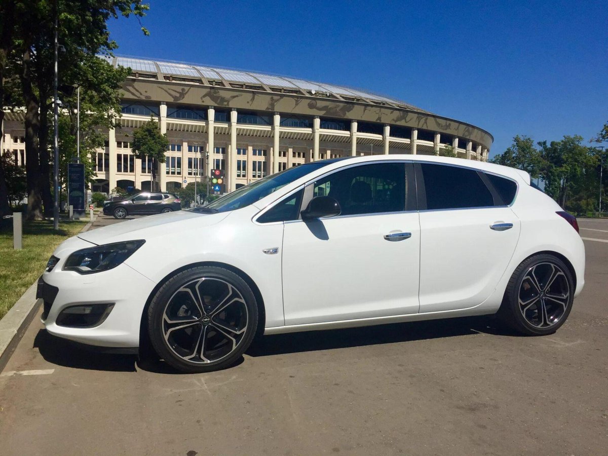 Opel Astra j диски r19