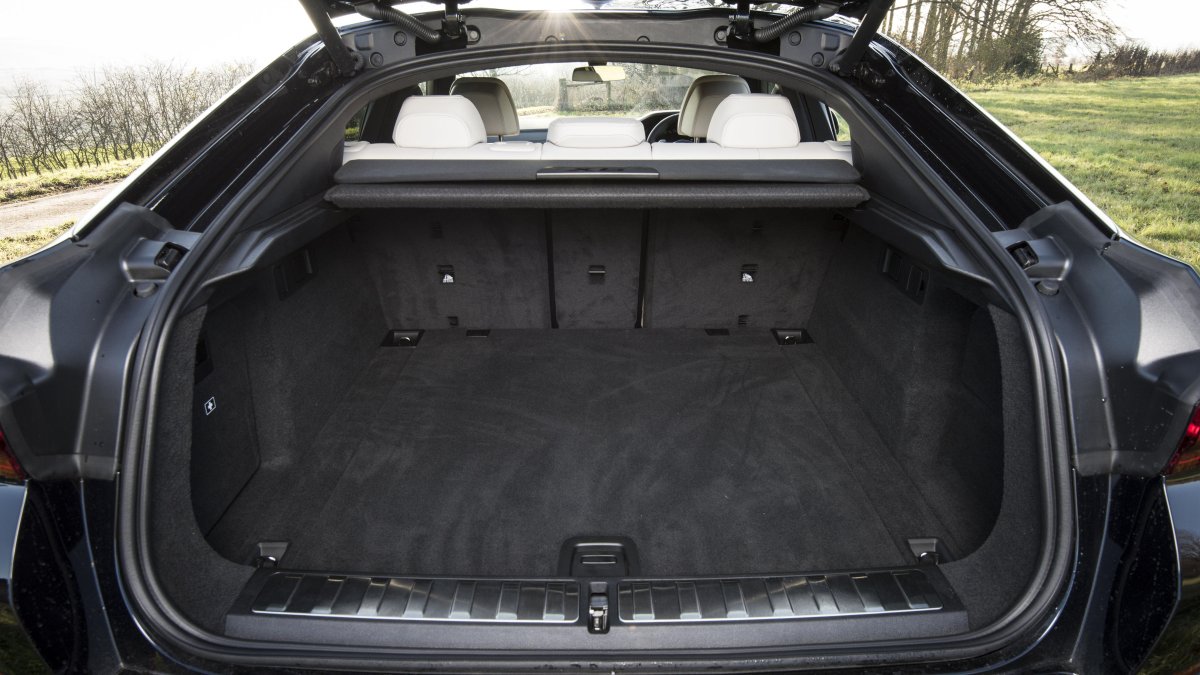 BMW x6 багажник
